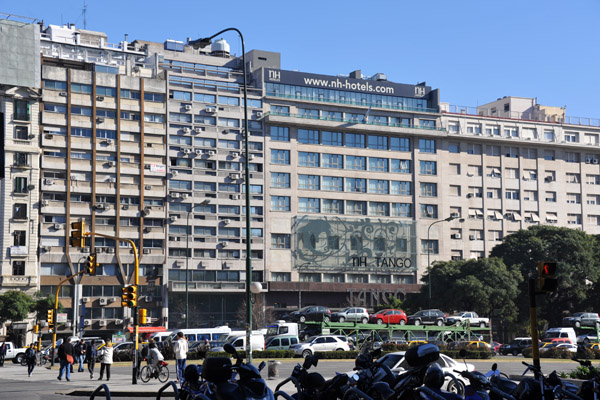 Avenida 9 de Julio - nearly 140 meters wide from building to building