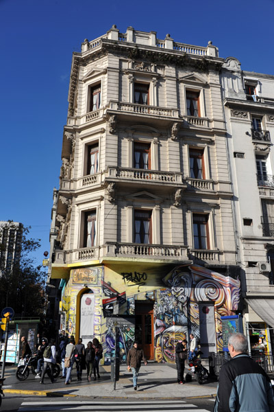 Graffiti art of the Hotel La Fresque 