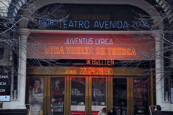 Otra Vuelta de Tuerca de Britten (Another Turn of the Screw by Britain), Teatro Avenida, Buenos Aires