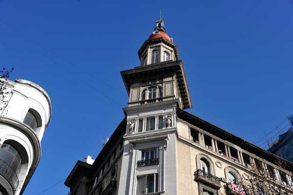 Edificio La Inmobiliaria, another distinctive building on Avenida de Mayo
