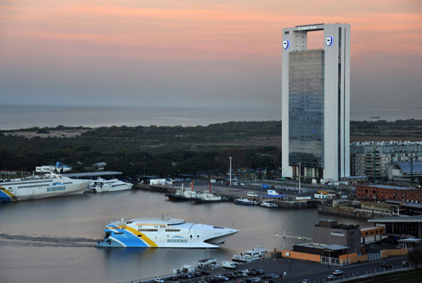 North Docks and the Standard Bank Argentina Tower at sunset