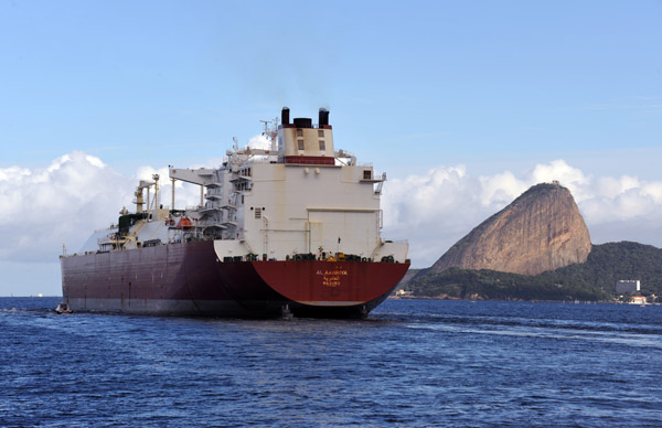 LNG Tanker Al Aamriya with Sugarloaf Mountain, Rio de Janeiro