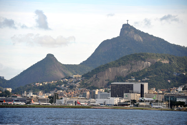 Rio de Janeiro with the distinctive peak Corcovado