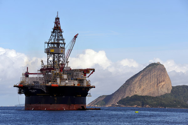 UDW Sevan Brasil drillship with Sugarloaf Mountain, Rio de Janeiro