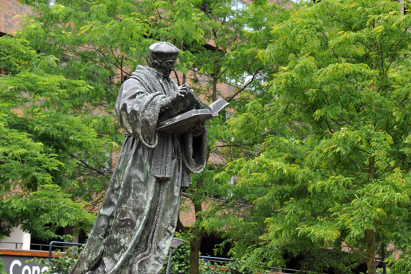 Erasmus - Hendrick de Keyser, Grotekerkplein, Rotterdam