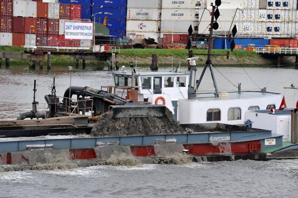 Prinsenstad and Oosterschelde dredging Eemhaven, July 2012, Port of Rotterdam