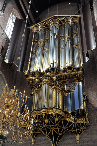 Van Hagerbeer Organ, renewed in 1541 with some pipes dating from 1448