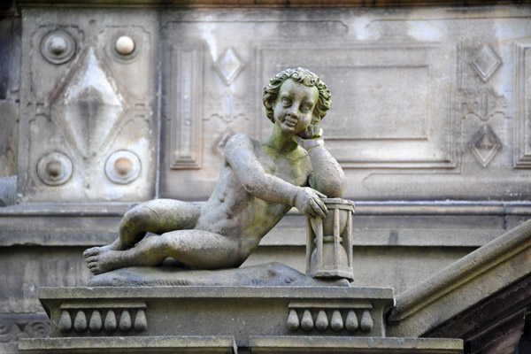 Sculpture on the staircase, Stadhuis Leiden
