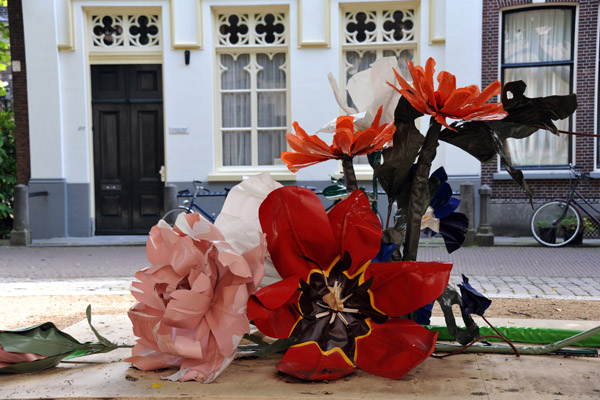 Flower sculpture, Hooglandse Kerkgracht, Leiden