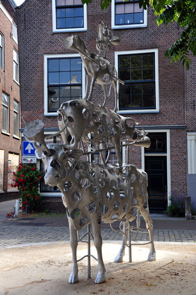 Sculpture of the Bremen City Musicians, Hooglandsekerkgracht, Leiden