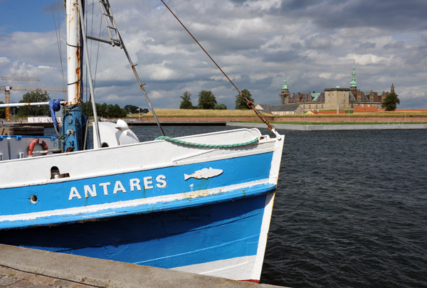 Fishing boat Antares at Helsingr