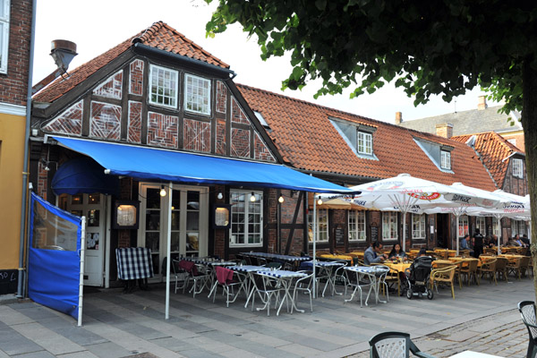 Gstgivergrden, Helsingr Town Square (Kampergade)