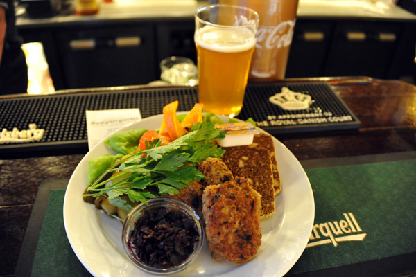 Danish dinner - Frikadeller and Øl