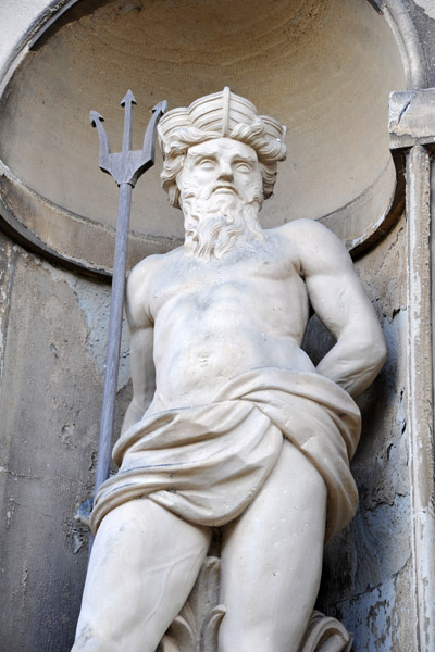 Neptune on the left side of the palace entrance