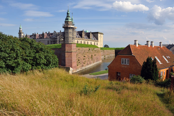 The Kronborg from on top of the northern fortifications