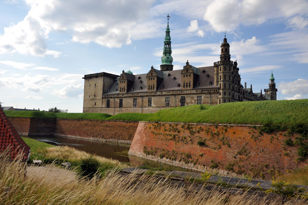 Kronborg and the inner moat from the outer defenses, south wing