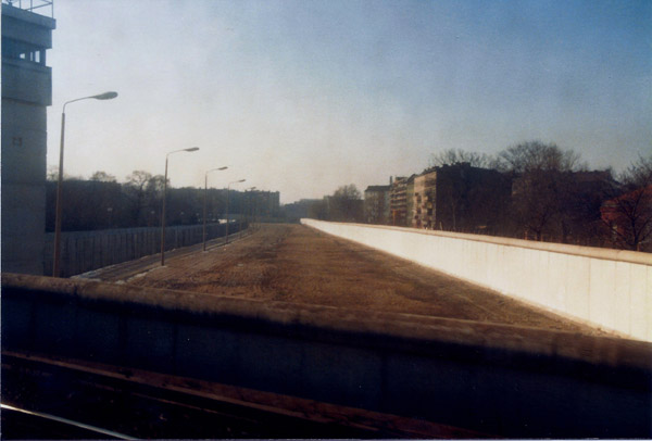 Crossing the Wall by S-Bahn, 1987