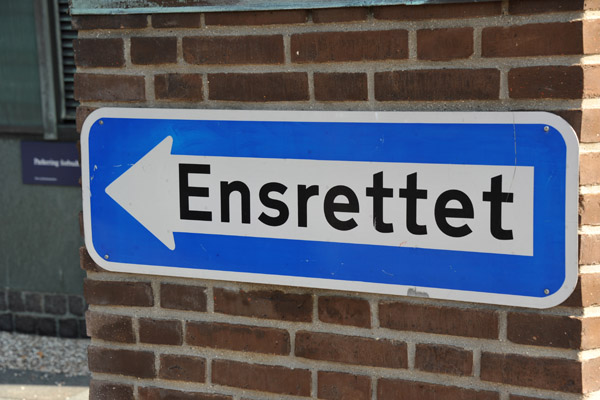 Ensrettet - Danish for One Way