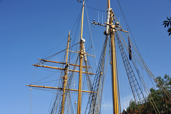 Three-masted topsail schooner ZAR