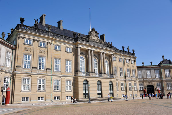 The northwest palace of the Amalienborg can be visited