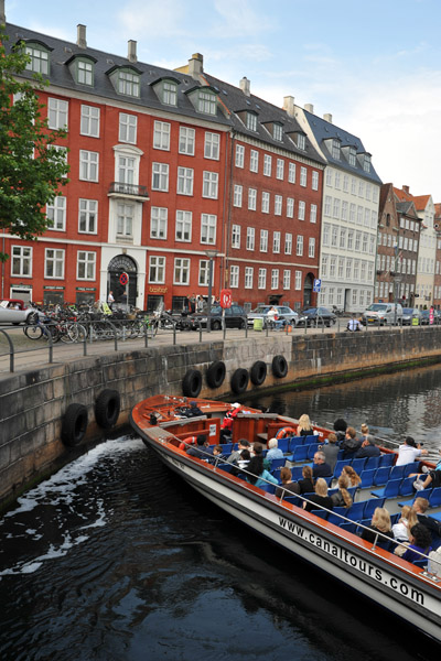 Canal tour boat