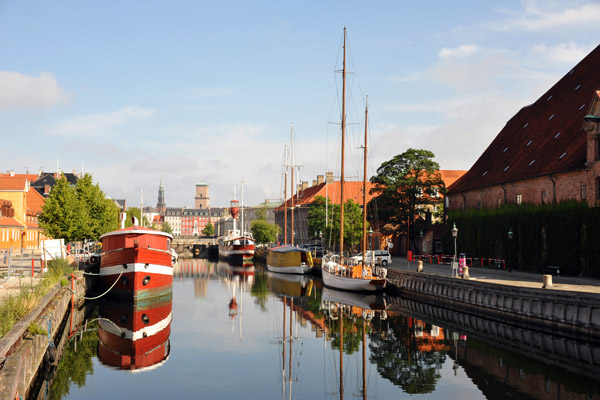 Early morning, Frederiksholm Canal from Christians Brygge