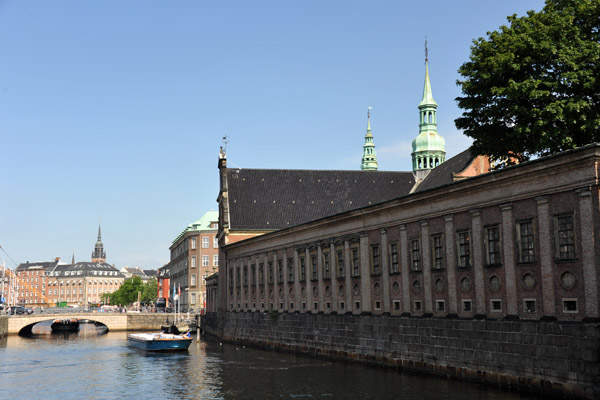 Canal along the northeast side of Slotsholmen