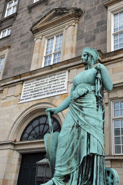 Queen's Gate, Christiansborg