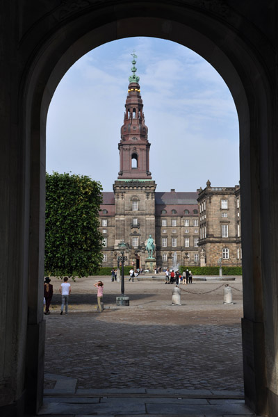 Christiansborg through an arch