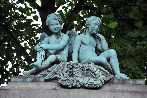 Monument to Ewald and Wessel in the square to the east of the Round Tower