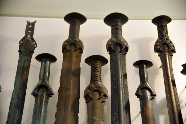 Swords and spearheads, 1500-1300 BC