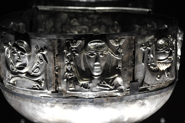 Gundestrup Cauldron - Thracian craftsmanship with Celtic images