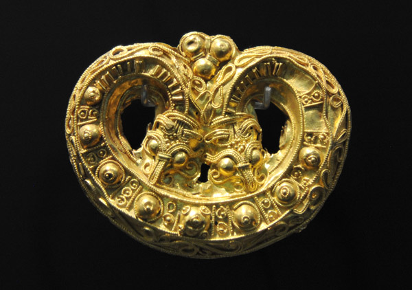 Pretzel-shaped brooch from Grbense Vig on Falster