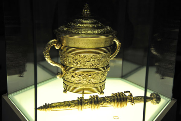 The Rose - a tankard of gilded silver with Christian IV's ceremonial dagger