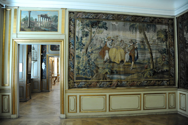 Part of the museum preserves the original palace, here, the Crown Princesses Bedchamber