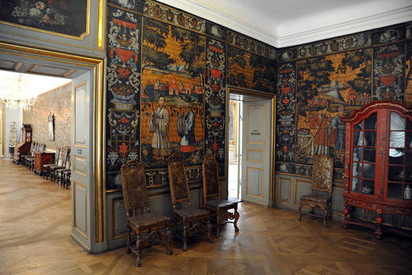 The Cabinet in Chinese-style