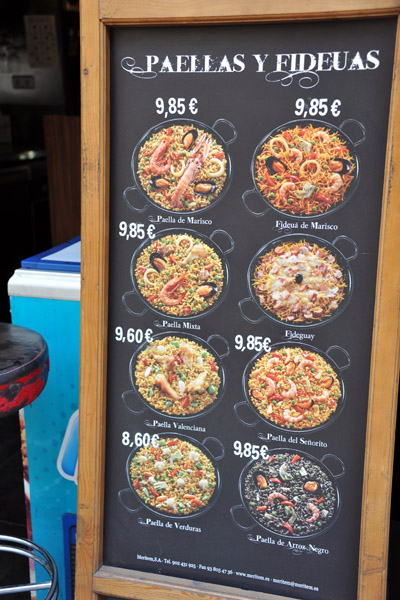 Menu with the various versions of paella