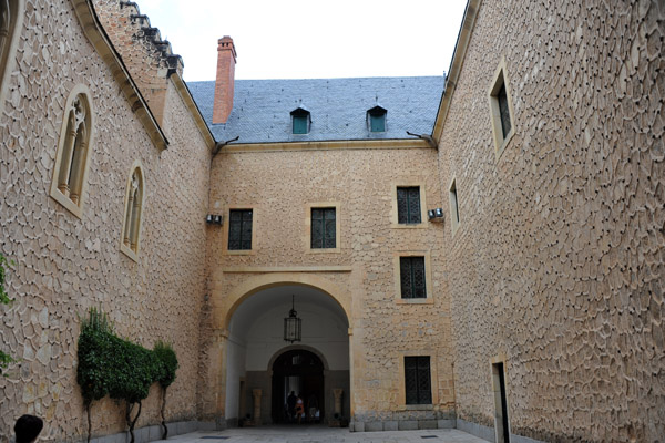 The second courtyard, Patio del Reloj