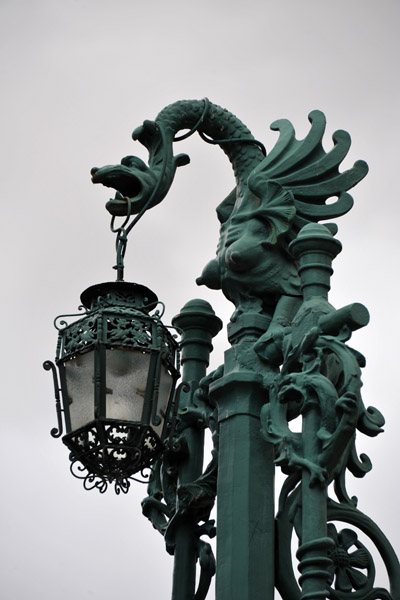 Dragon-shaped lighting fixture, Alcazar Gardens