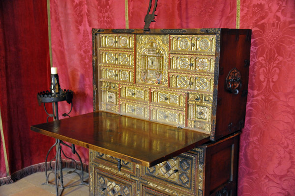 Ornate desk, 17th C., Sala de las Pias