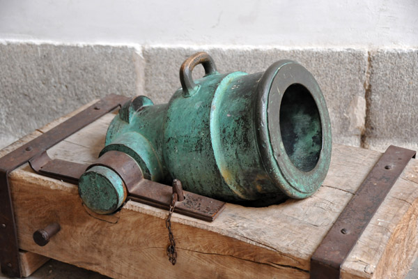 Spanish mortar, Alcazar of Segovia