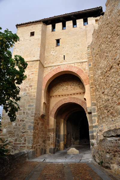 Puerto de Santiago, Segovia's northwestern gate