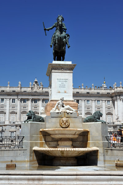 Felipe IV, Plaza de Oriente
