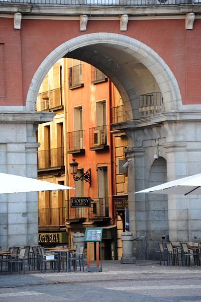 Calle de Felipe III, NE corner of the Plaza Mayor