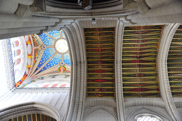Vaulted ceiling of the nave and cupola, Almudena Cathedral
