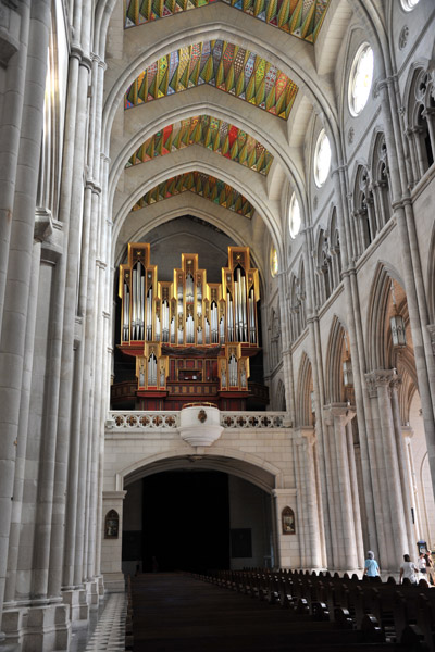 Central aisle, Almudena Cathedral