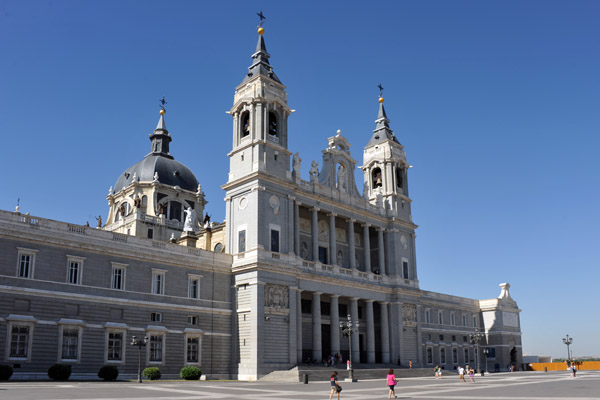 Construction of the Aludena Cathedral took 110 years, from 1883-1993