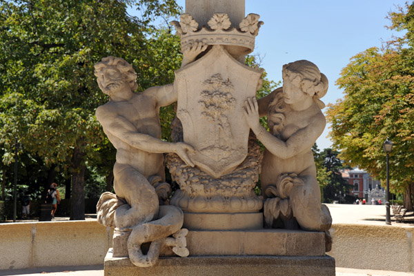 Fuente de la Alcachofa, Parque del Retiro, Madrid