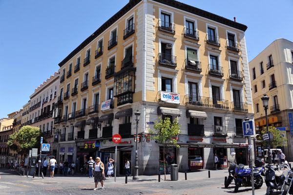 Plaza de Jacinto Benavente, Madrid