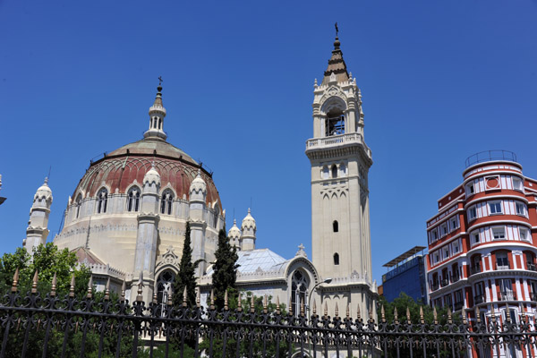 Iglesia de San Manuel y San Benito, constructed 1902-1910
